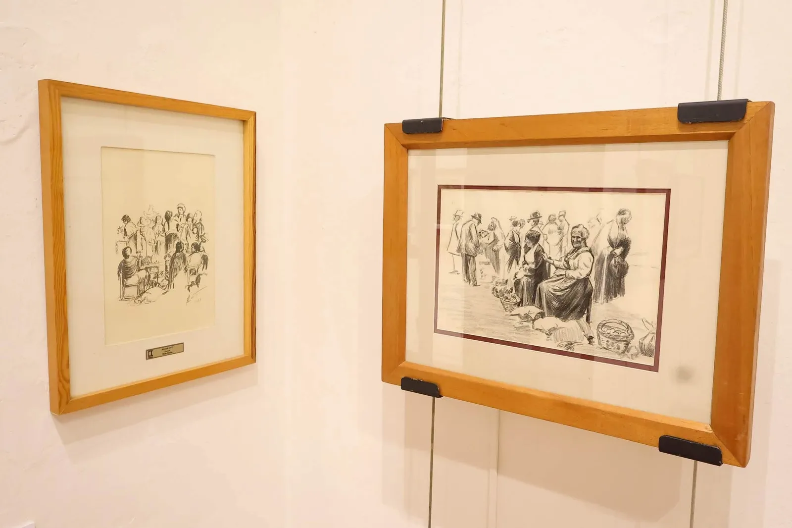 Dibujos enmarcados de la exposición Concluir al centauro