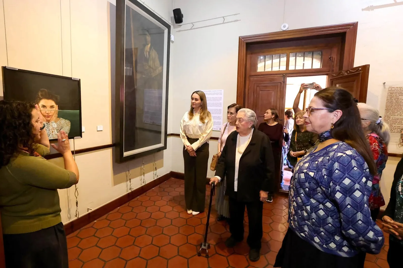 Recorrido por las salas de la exposición Concluir al centauro